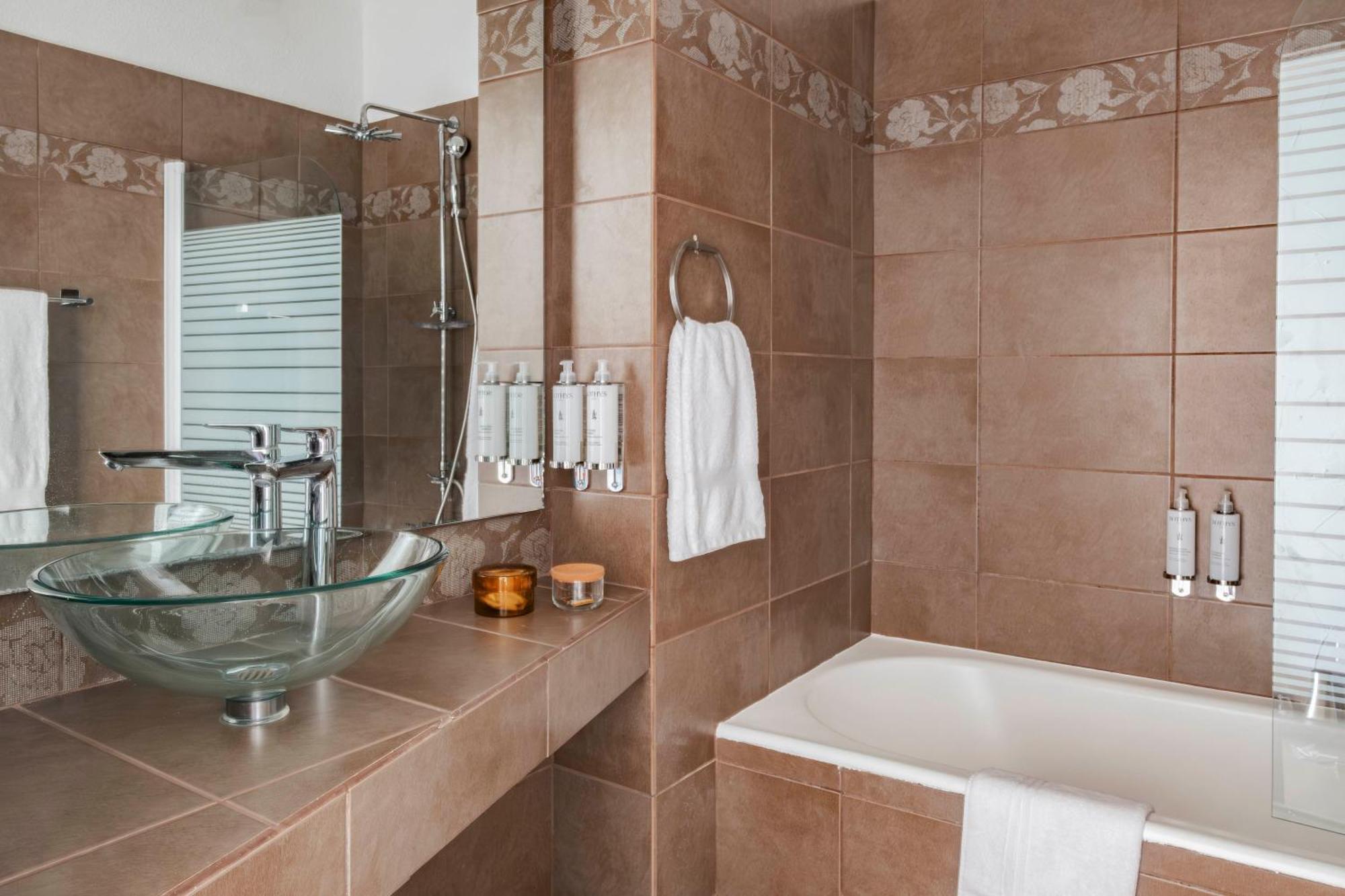 Surplage Hotel Cavaliere Le Lavandou Exterior foto